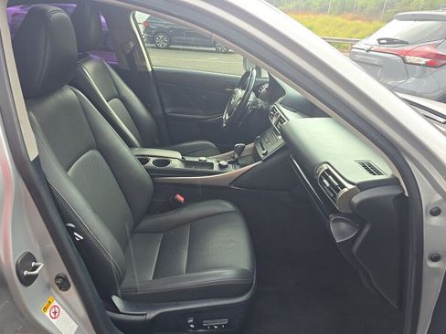 Used 2016 Lexus IS 200t RWD image 12