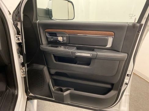 Used 2018 RAM 1500 Laramie image 25