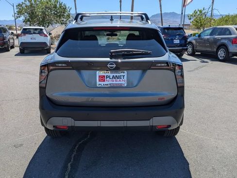 Certified 2025 Nissan Kicks SR FWD image 8