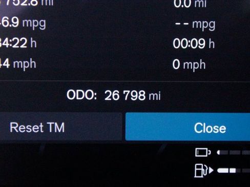 Used 2023 Volvo S60 T8 Plus image 5