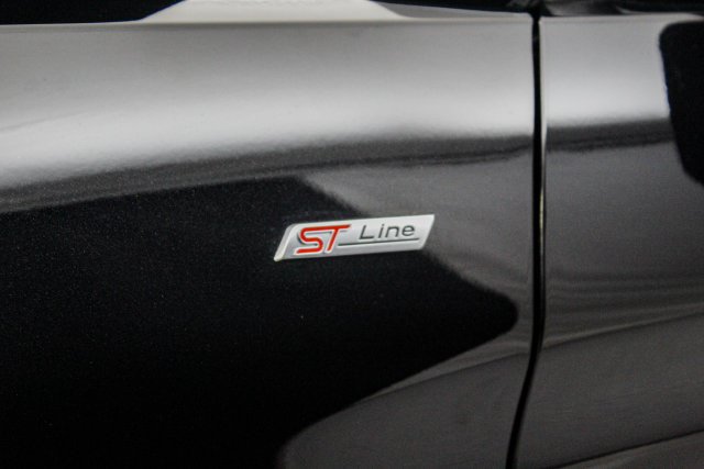 Certified 2025 Ford Explorer ST-Line AWD/4WD image 9
