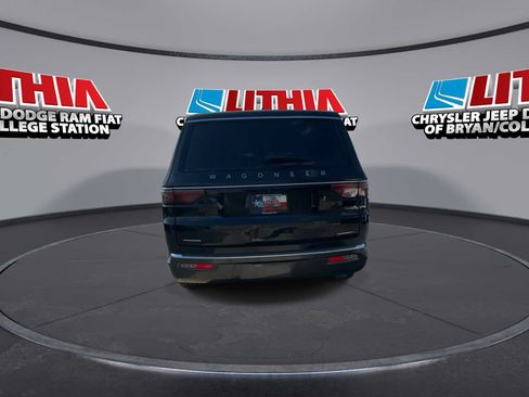 Used 2022 Jeep Wagoneer Series II AWD/4WD image 7
