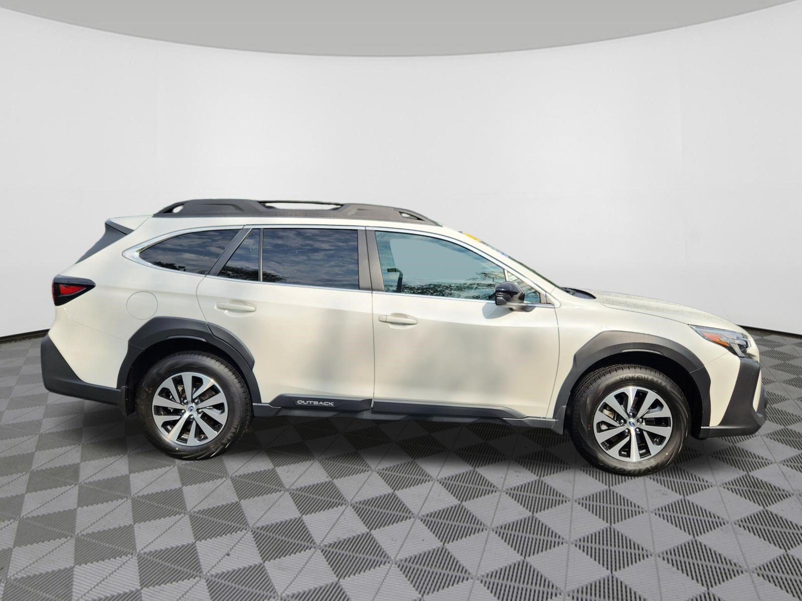 Certified 2025 Subaru Outback Premium AWD/4WD image 6