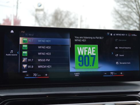 Used 2023 BMW 230i Coupe w/ Premium Package image 16