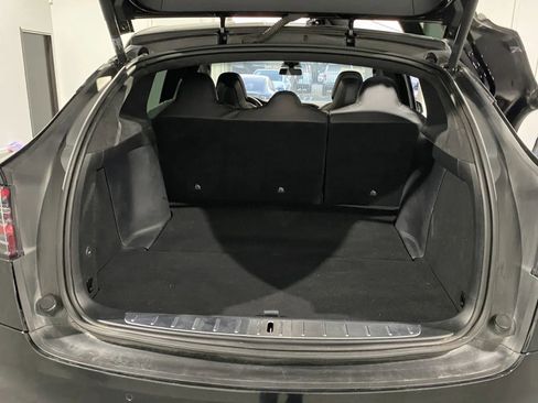 Used 2019 Tesla Model X image 8