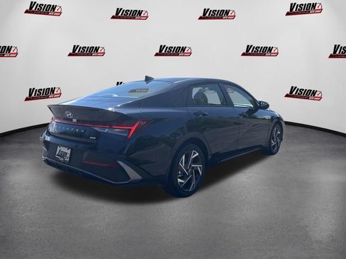New 2025 Hyundai Elantra SEL FWD image 5
