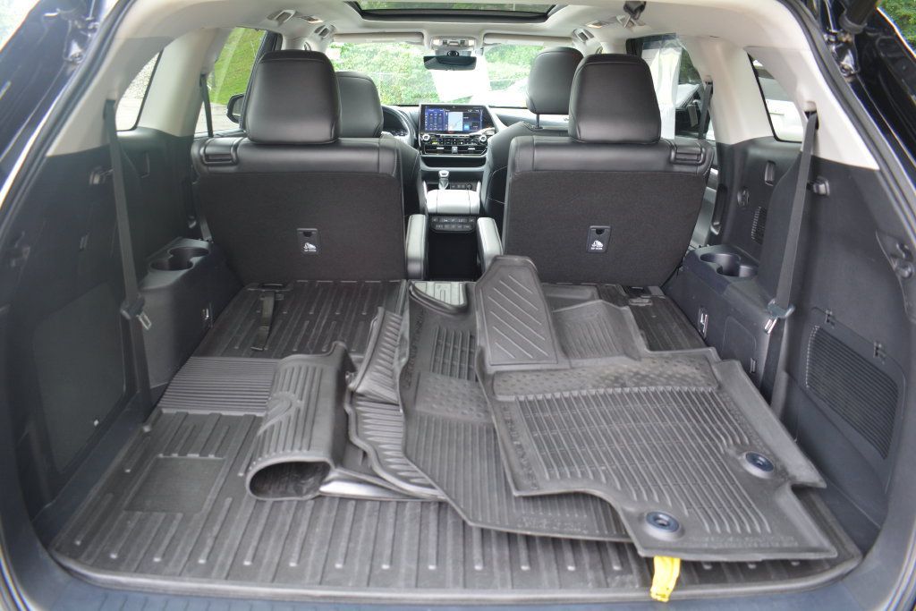 Used 2021 Toyota Highlander Platinum AWD/4WD image 28