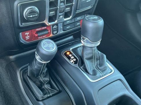 Used 2024 Jeep Wrangler Unlimited Rubicon image 39