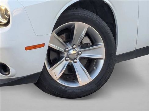 Used 2022 Dodge Challenger SXT image 23