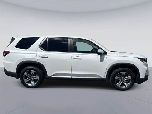 Certified 2024 Honda Pilot EX-L image 2