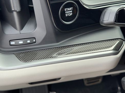 Used 2024 Porsche Cayenne Turbo image 23