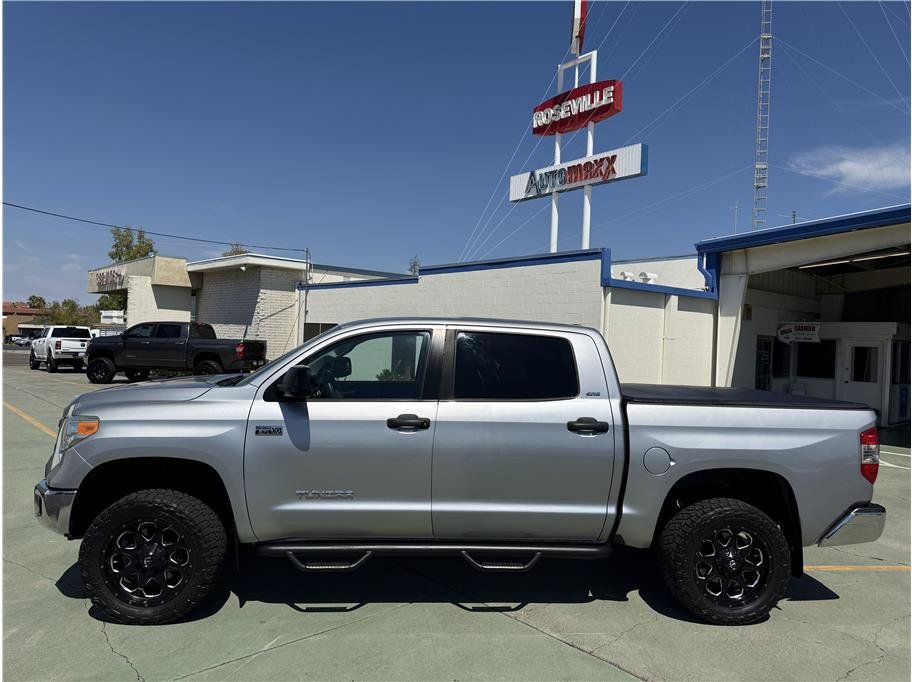 Used 2014 Toyota Tundra SR5 AWD/4WD image 9
