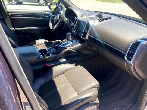 Used 2017 Porsche Cayenne Platinum Edition AWD/4WD image 12