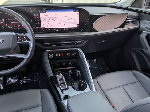 Used 2025 Audi Q5 Premium w/ Convenience Package AWD/4WD image 9