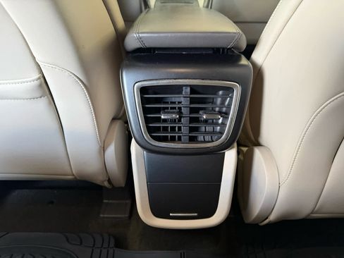 Used 2019 Lincoln Nautilus Select FWD image 11