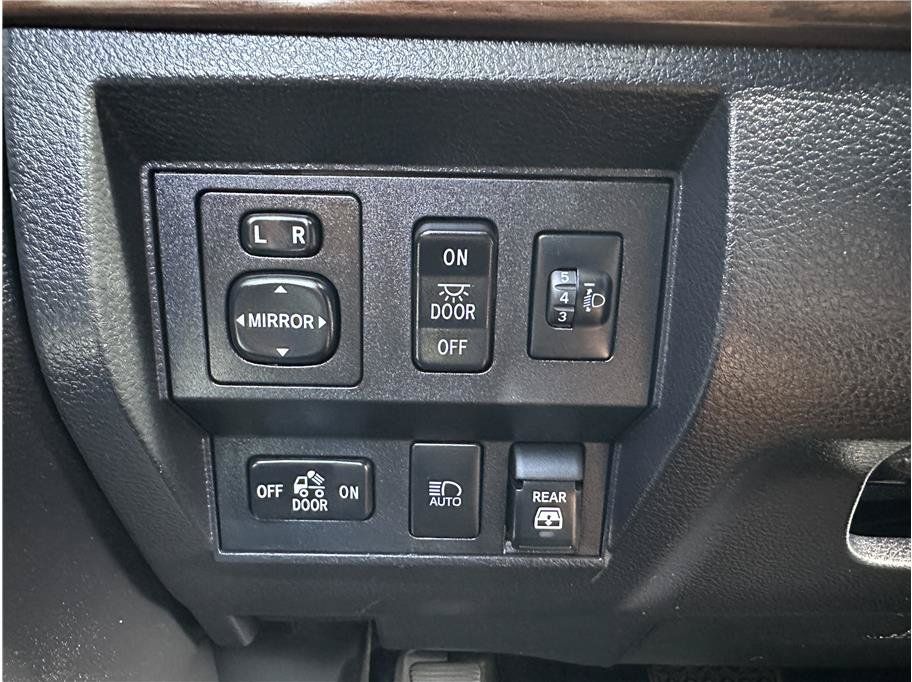 Used 2021 Toyota Tundra Limited w/ Limited Premium Package AWD/4WD image 25