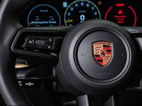 Used 2026 Porsche 911 GT3 RWD image 25
