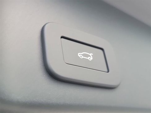 New 2026 Land Rover Range Rover Evoque S image 12