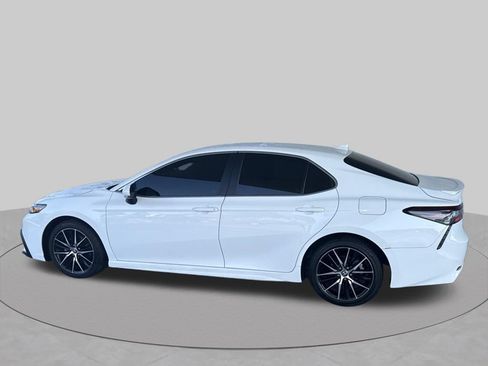 Used 2024 Toyota Camry SE FWD image 5
