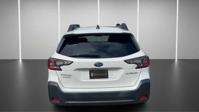 Used 2024 Subaru Outback Premium AWD/4WD image 9