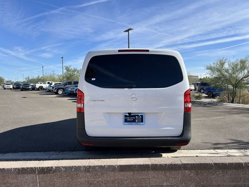 Used 2023 Mercedes-Benz Metris Passenger image 4