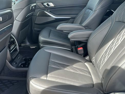 New 2025 BMW X7 M60i image 16