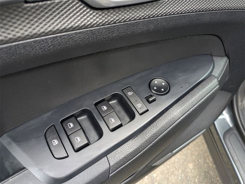 Used 2023 Kia Sportage LX image 12