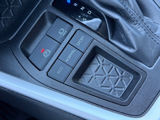 Certified 2023 Toyota RAV4 LE FWD image 35