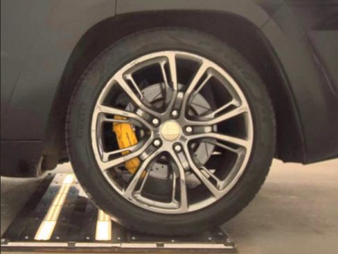 Used 2018 Jeep Grand Cherokee Trackhawk AWD/4WD image 14
