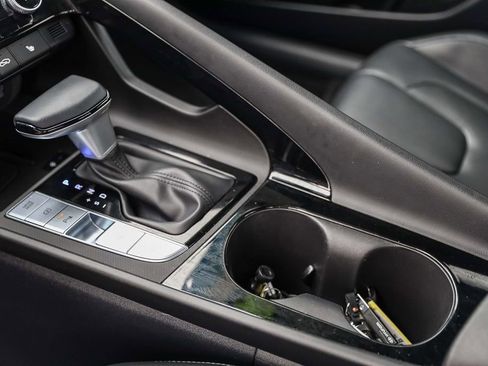 Certified 2024 Hyundai Elantra Limited FWD image 19