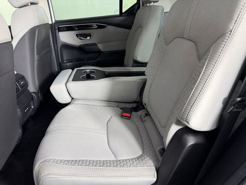 Used 2024 Honda Pilot LX image 16