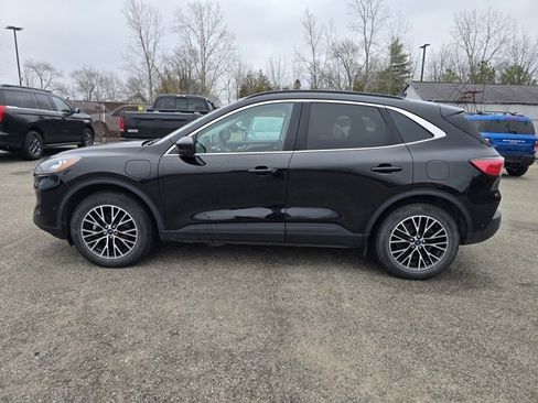 Used 2022 Ford Escape Titanium w/ Titanium Premium Package image 6