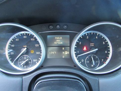 Used 2010 Mercedes-Benz GL 450 4MATIC image 13