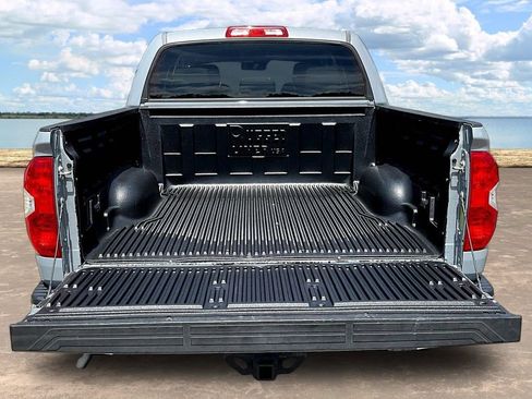 Used 2018 Toyota Tundra SR5 w/ SR5 Upgrade Package AWD/4WD image 9