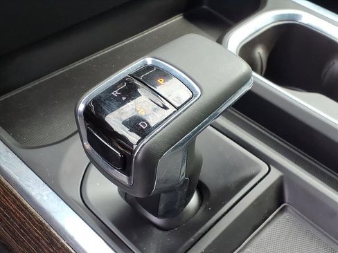 Used 2025 GMC Sierra 1500 Elevation image 14