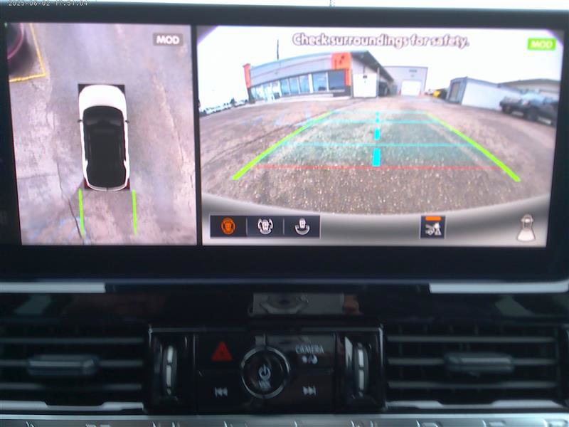 Used 2026 Nissan Pathfinder SL AWD/4WD image 16