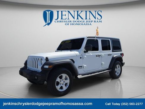 Used 2022 Jeep Wrangler Unlimited Sport AWD/4WD image 9