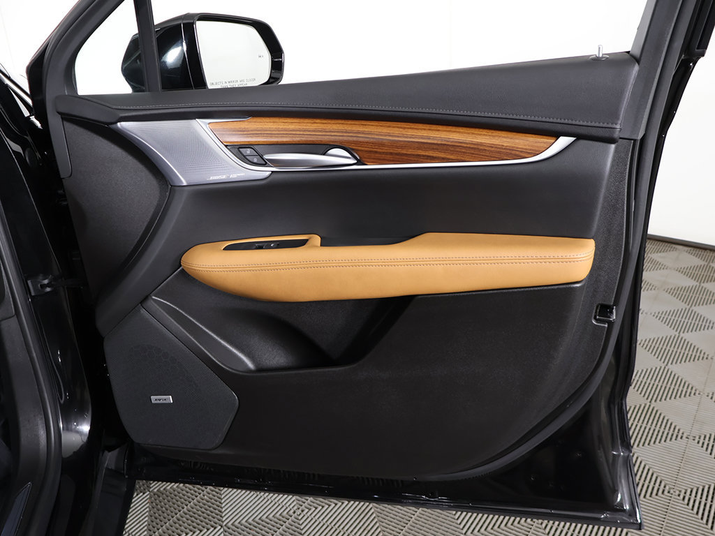 Used 2025 Cadillac XT5 Premium Luxury w/ LPO, Floor Liner Package AWD/4WD image 29