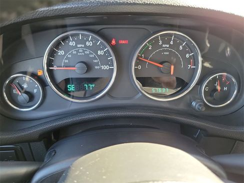 Used 2012 Jeep Wrangler Rubicon image 12