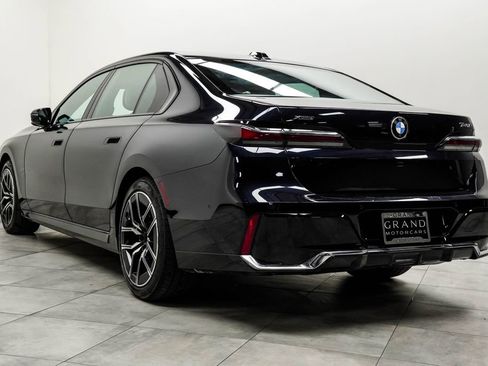 Used 2025 BMW 740i xDrive image 11