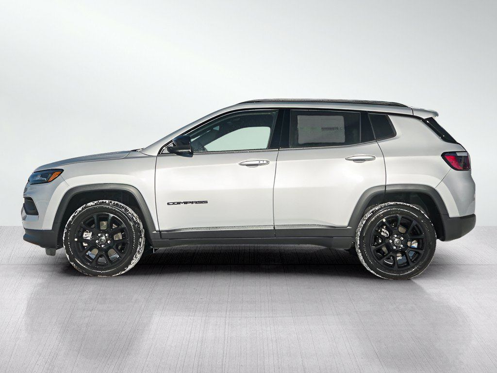 Used 2026 Jeep Compass Latitude AWD/4WD image 4