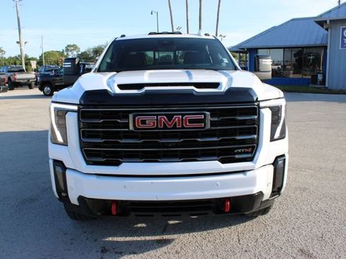 Used 2024 GMC Sierra 2500 AT4 w/ AT4 Premium Plus Package AWD/4WD image 2