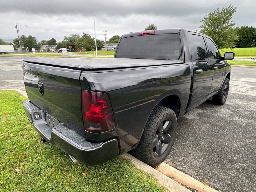 Used 2015 RAM 1500 Express AWD/4WD image 10
