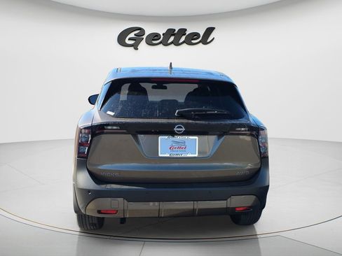 Used 2025 Nissan Kicks SV image 13