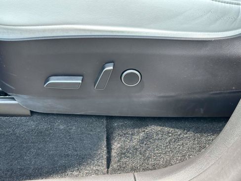 Used 2022 Tesla Model Y Performance AWD/4WD image 16