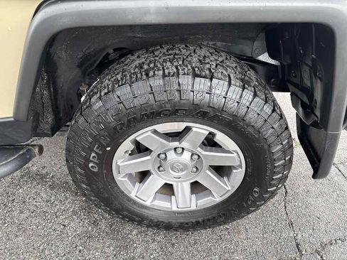Used 2014 Toyota FJ Cruiser 4WD w/ Upgrade Package image 8
