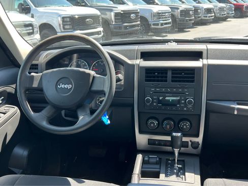 Used 2010 Jeep Liberty Sport AWD/4WD image 22
