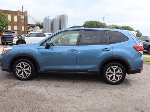 Used 2020 Subaru Forester Premium AWD/4WD image 9