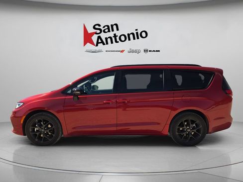 New 2026 Chrysler Pacifica Select w/ S Appearance Package FWD image 14