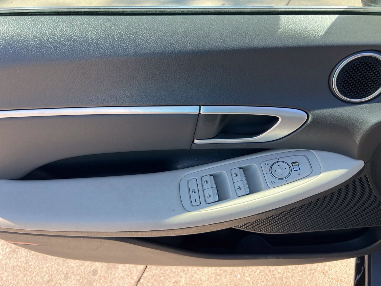 Used 2025 Hyundai Sonata SEL FWD image 11